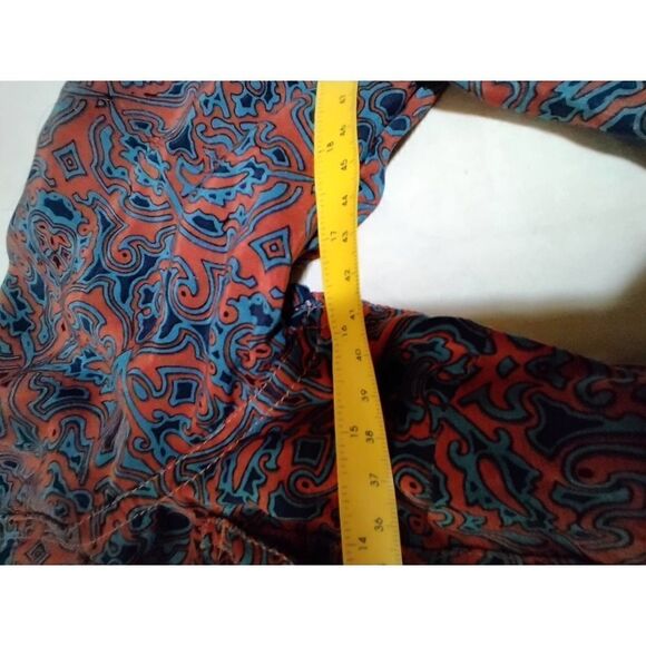 LUCKY BRAND SILK BLOUSE SIZE XS FINE QUALITY VIBRANT RED BLUE PAISLE - Picture 3 of 6